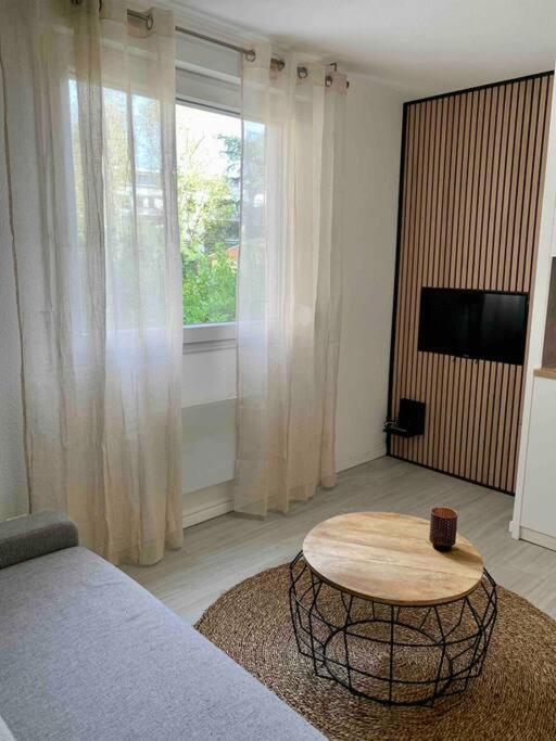 Studio Le Pensier - Monplaisir Lyon Exterior foto